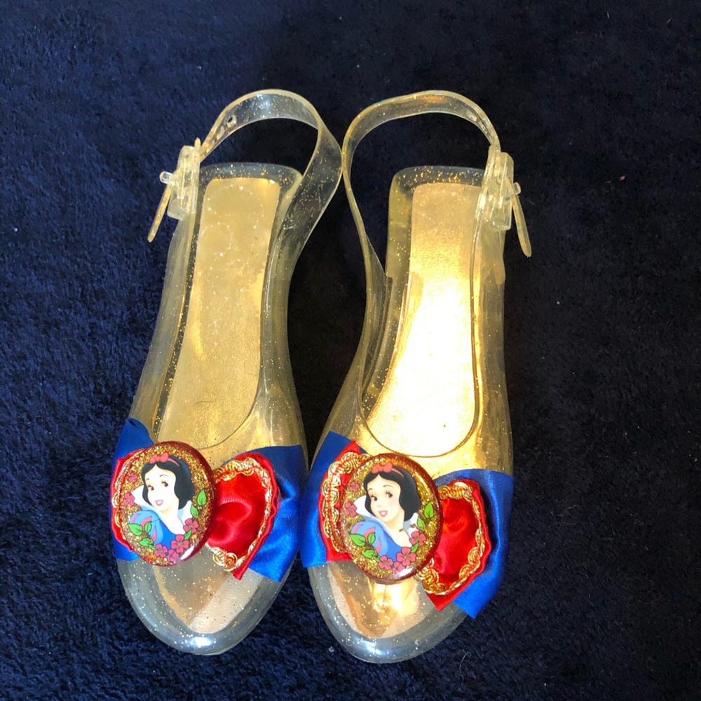 Shoes - Picture 9 of 10